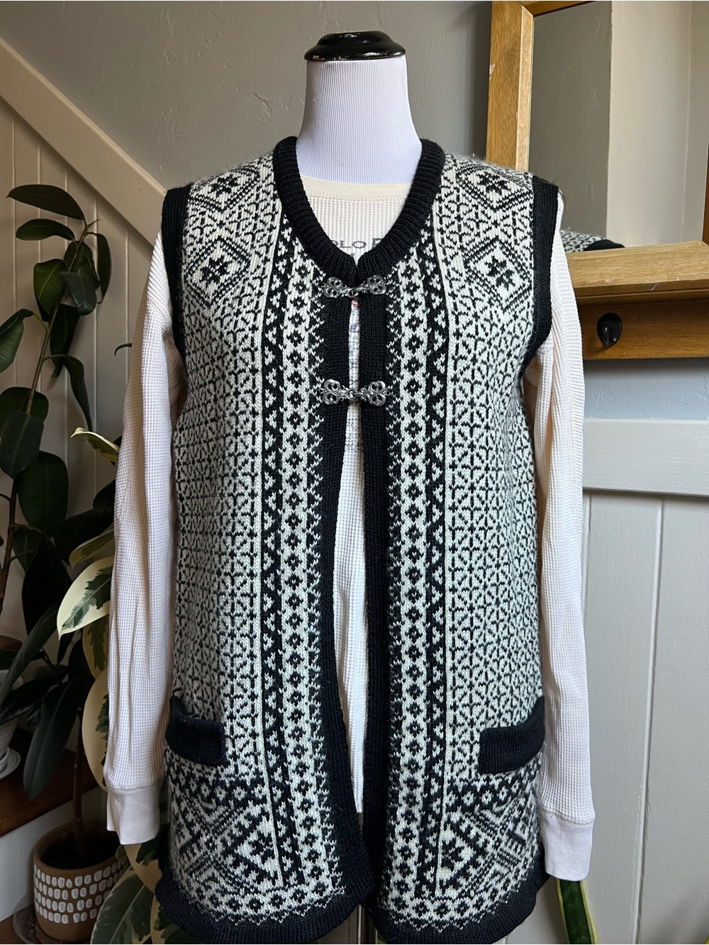 Vintage Nordlender 100% Wool Vest | Made in Norway | Black White Nordic Pattern